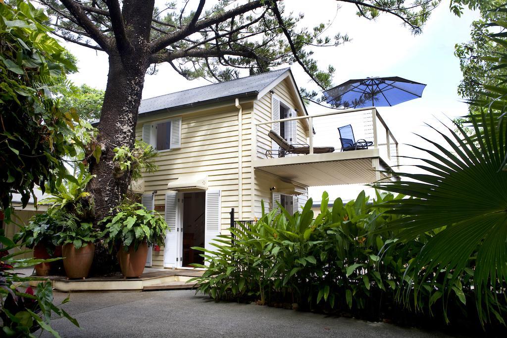 Port Douglas Cottage & Lodge Exterior photo