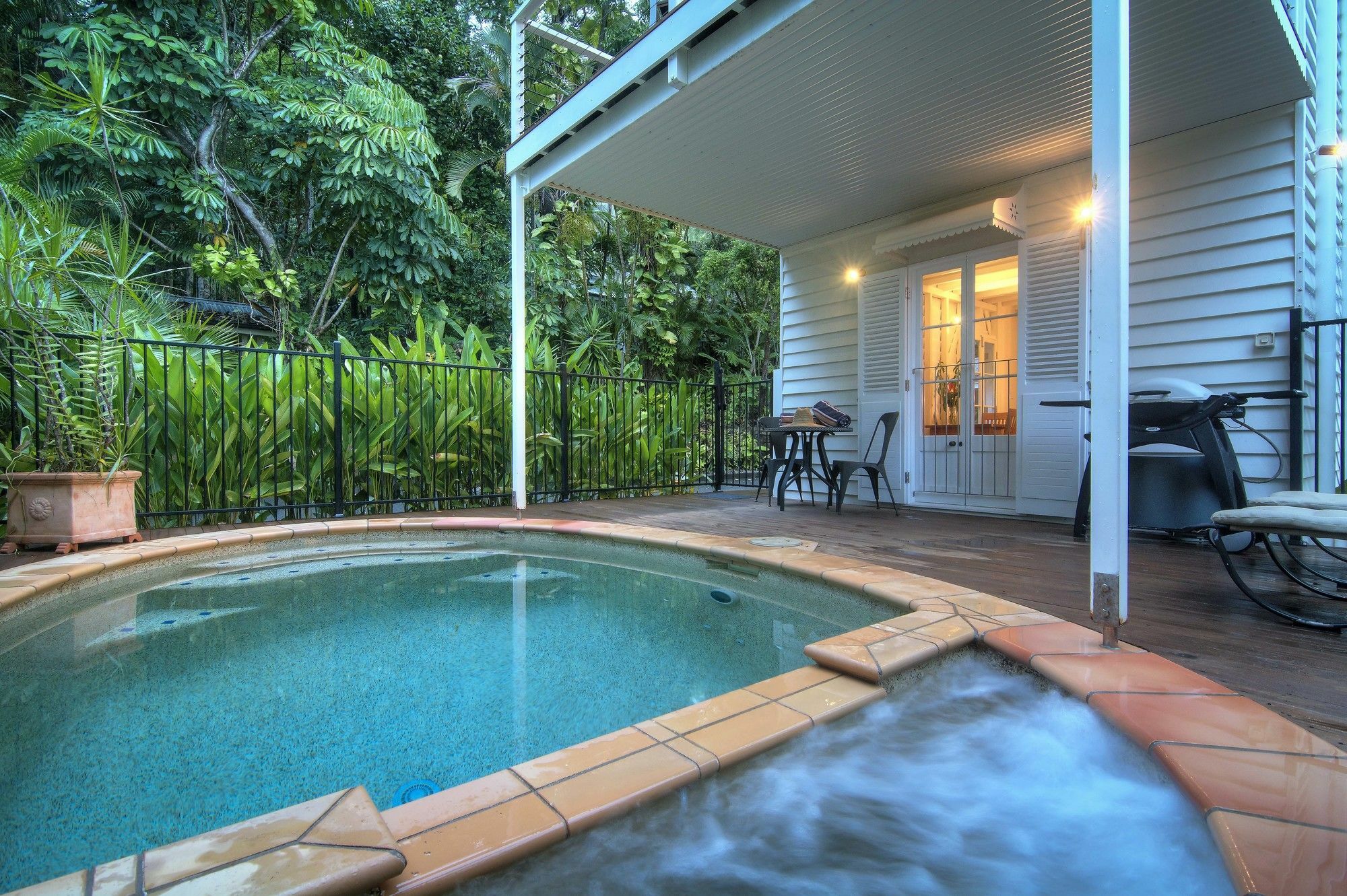 Port Douglas Cottage & Lodge Exterior photo