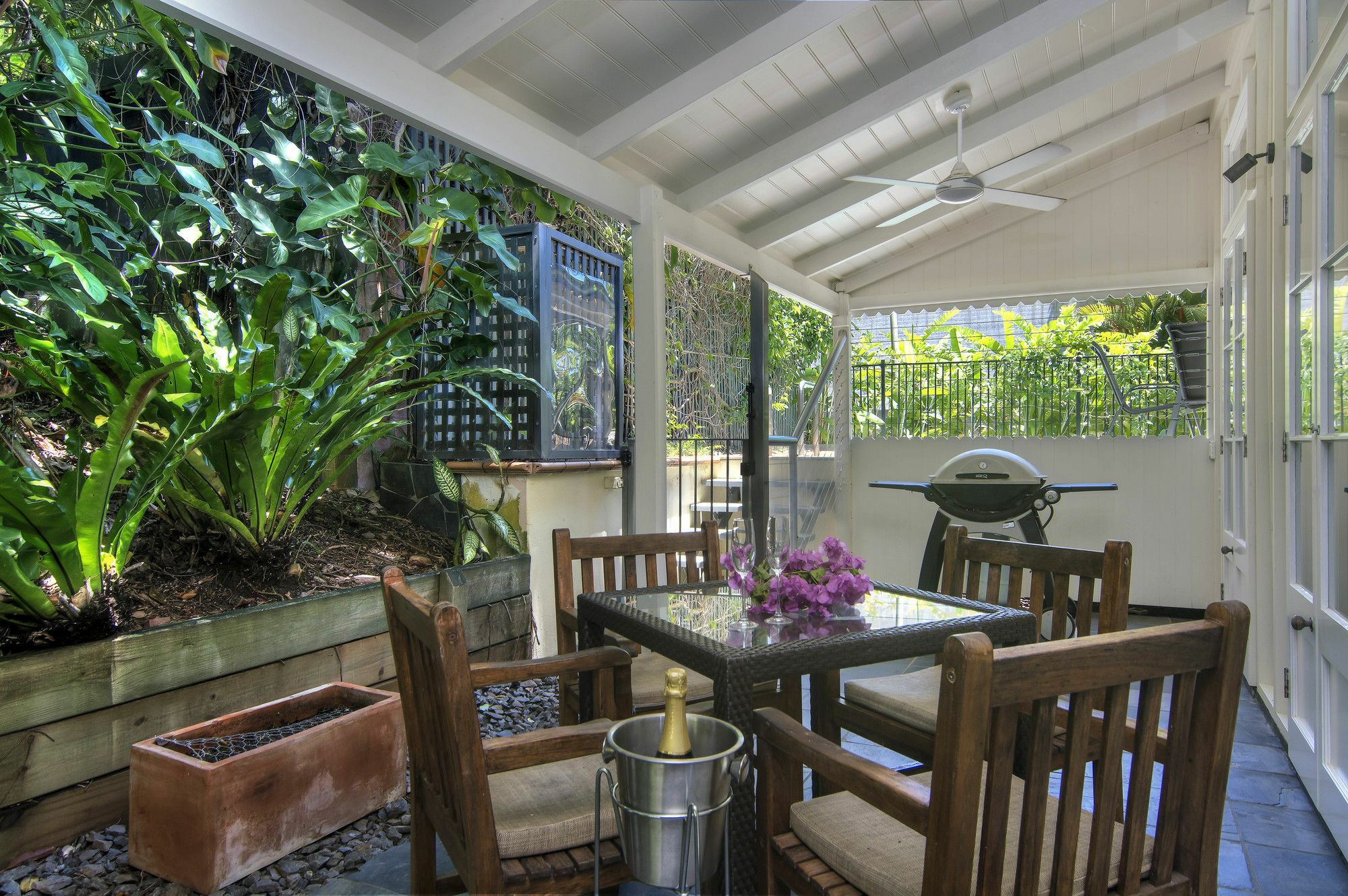 Port Douglas Cottage & Lodge Exterior photo
