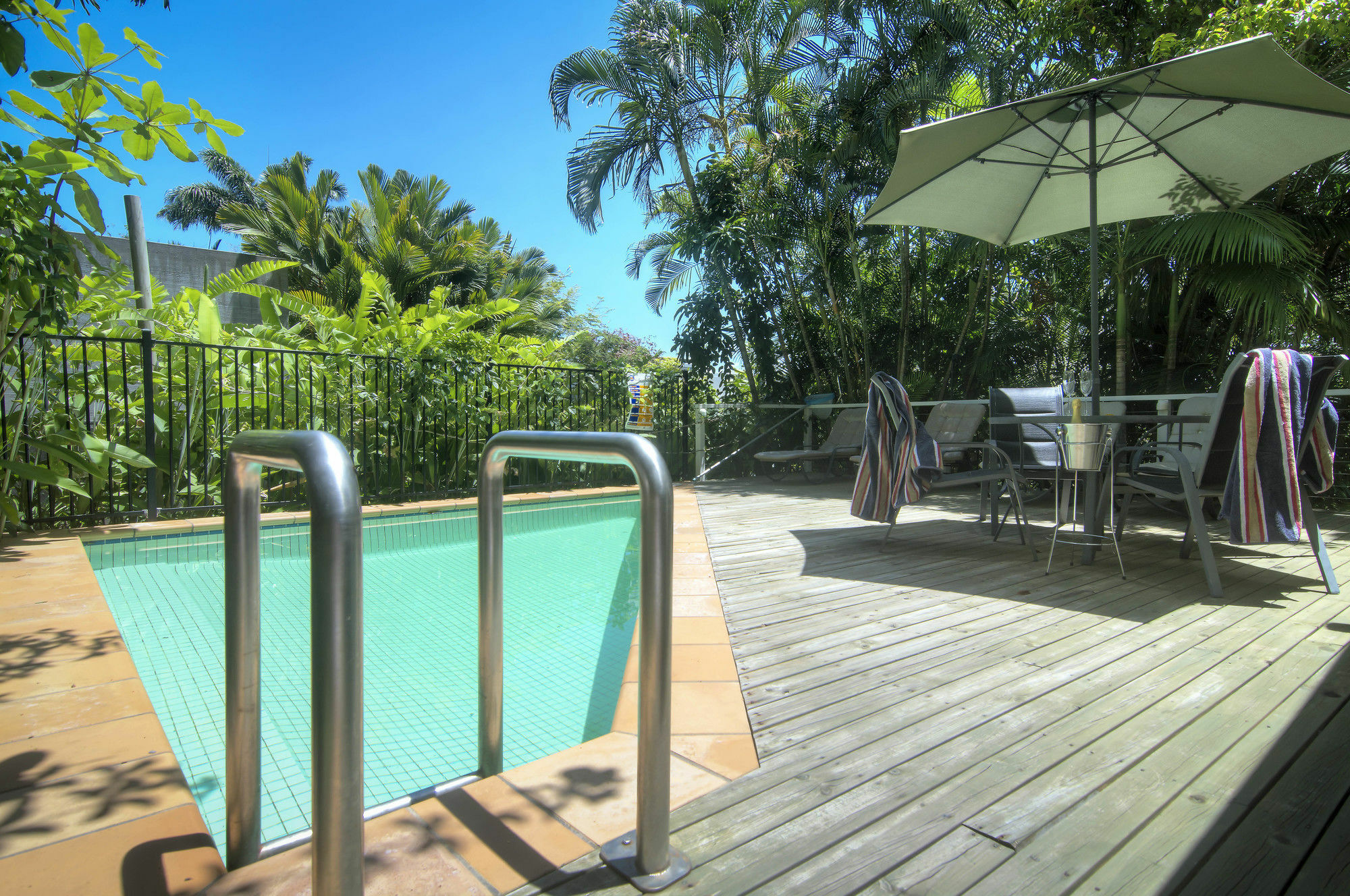 Port Douglas Cottage & Lodge Exterior photo